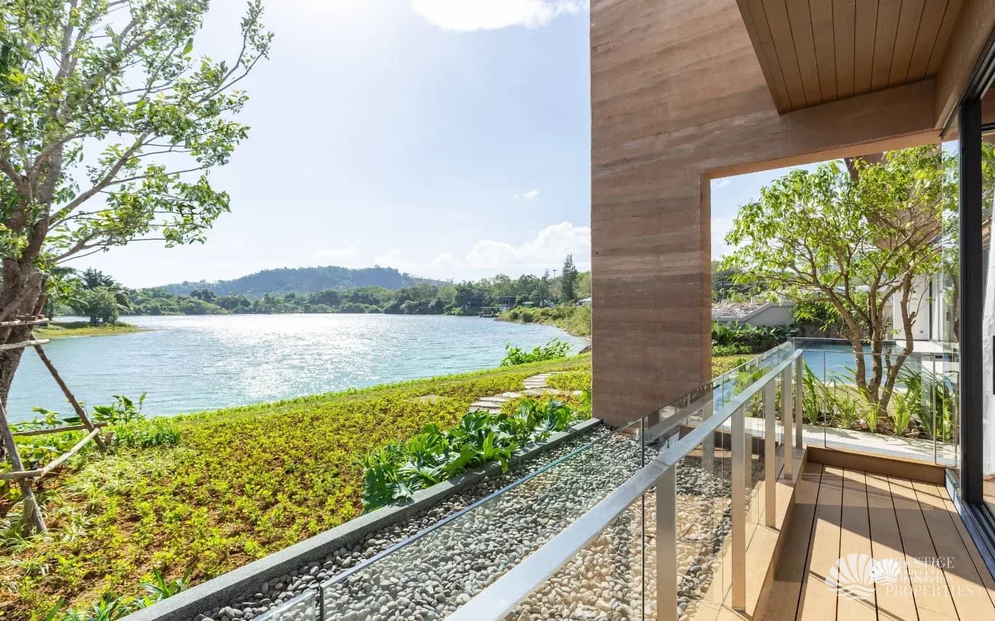 The Lakeside Manik Villa - Photo 3